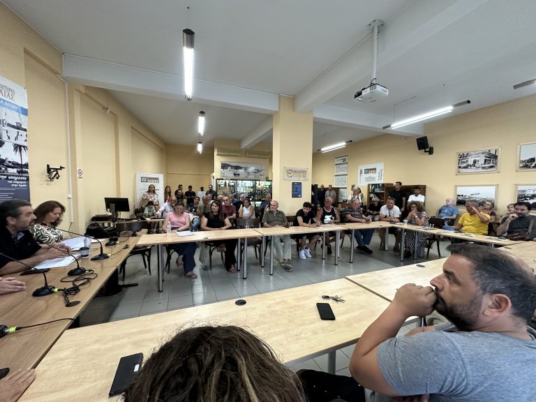 «Απαιτούμε τώρα να ανοιχτούν οι δρόμοι στην αγορά του Αιγίου» – Ομόφωνο αίτημα των εμπόρων