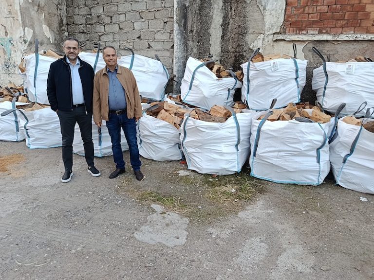 ΔΗΜΟΣ ΑΙΓΙΑΛΕΙΑΣ: Δωρεάν διανομή καυσόξυλων σε νοικοκυριά μέσω Πρόνοιας και κοινωνικές δράσεις