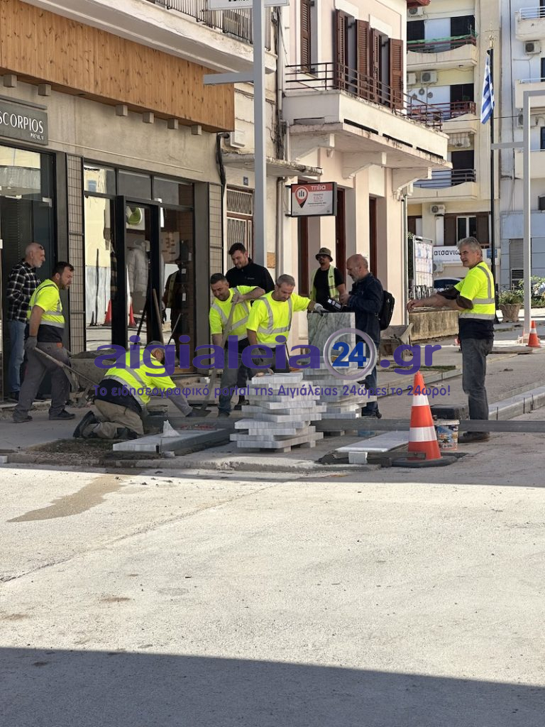 Ξεκίνησε η πλακόστρωση στην οδό Μητροπόλεως στο Αίγιο