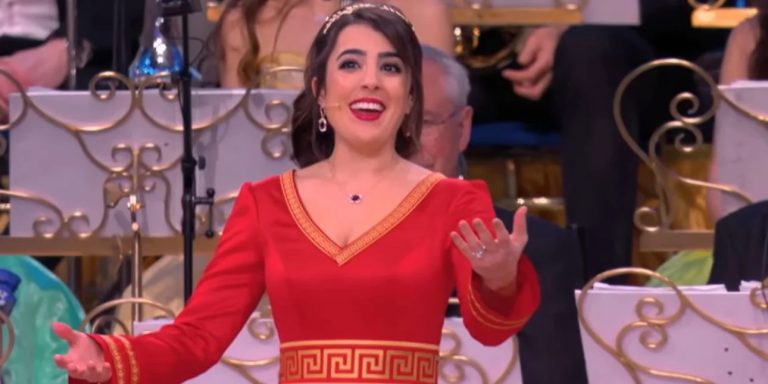 Ορχήστρα Γιόχαν Στράους: Έπαιξε τα ελληνικά κάλαντα των Χριστουγέννων και μάγεψε το κοινό! – Ερμήνευσε η σοπράνο Χριστίνα Πέτρου