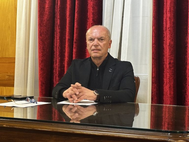 Θετικά στοιχεία για την τοπική αγορά και τον τουρισμό – Απάντηση της Δημοτικής Αρχής Αιγιαλείας στον Εμπορικό Σύλλογο