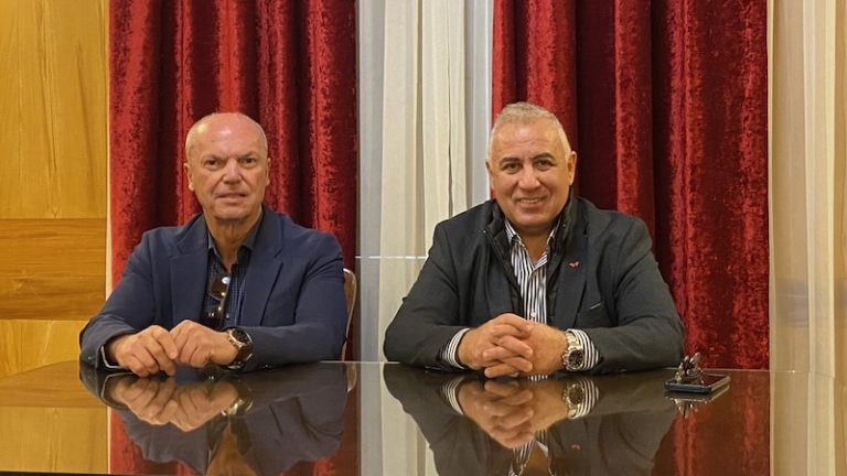 Δήμος Αιγιαλείας: Μείωση δημοτικών τελών και στήριξη της τοπικής κοινωνίας με στρατηγικό σχέδιο