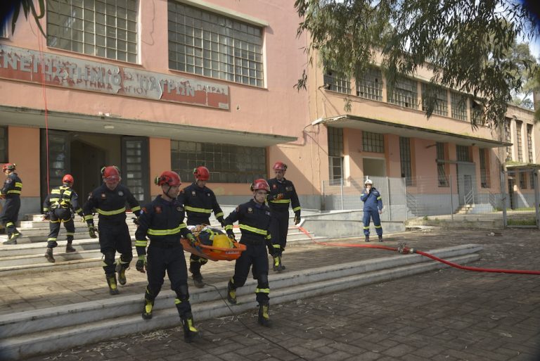 Αίγιο: Σεισμός με εγκλωβισμένους, κατάρρευση κτιρίου και πυρκαγιά – Επιχειρησιακή άσκηση της Πυροσβεστικής Αιγίου με την ονομασία «ΣΕΙΣΙΧΘΩΝ 2026»