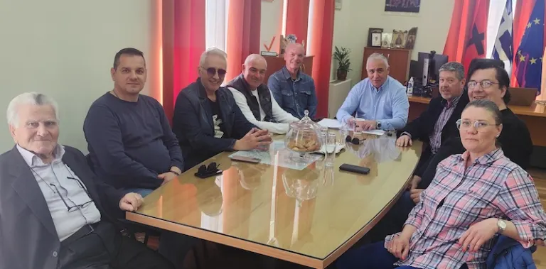 Στο επίκεντρο η παραλία Αλυκής και ο προγραμματισμός παρεμβάσεων – Συνάντηση συλλόγου με Δήμαρχο Αιγιάλειας