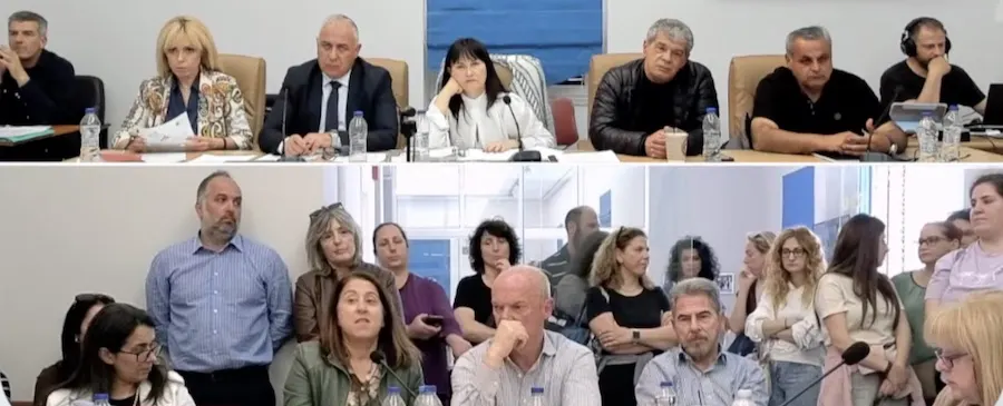 Σε κίνδυνο οι Κοινωνικές δομές των Δήμων - Ψήφισμα στήριξης από το Δημοτικό Συμβούλιο Αιγιαλείας - Χειροκροτήματα από τους εργαζόμενους