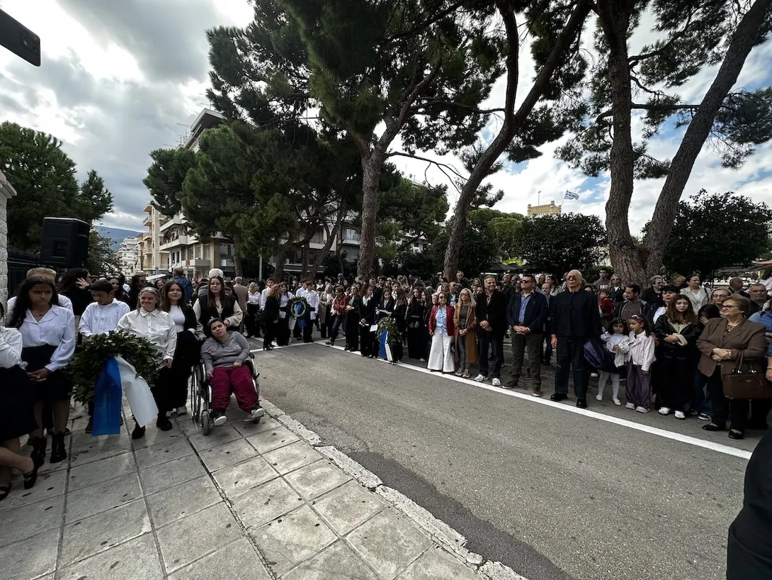 Με συγκίνηση, εθνική υπερηφάνεια και σεβασμό στους ήρωες του Έπους του ’40 η κατάθεση στεφάνων στα Υψηλά Αλώνια Αιγίου
