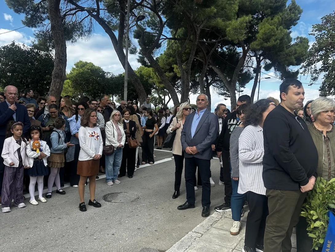 Με συγκίνηση, εθνική υπερηφάνεια και σεβασμό στους ήρωες του Έπους του ’40 η κατάθεση στεφάνων στα Υψηλά Αλώνια Αιγίου