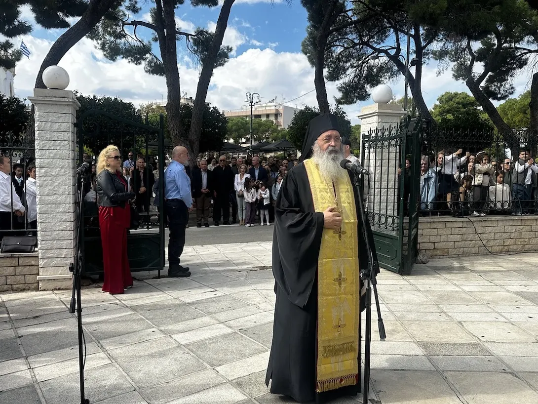 Με συγκίνηση, εθνική υπερηφάνεια και σεβασμό στους ήρωες του Έπους του ’40 η κατάθεση στεφάνων στα Υψηλά Αλώνια Αιγίου