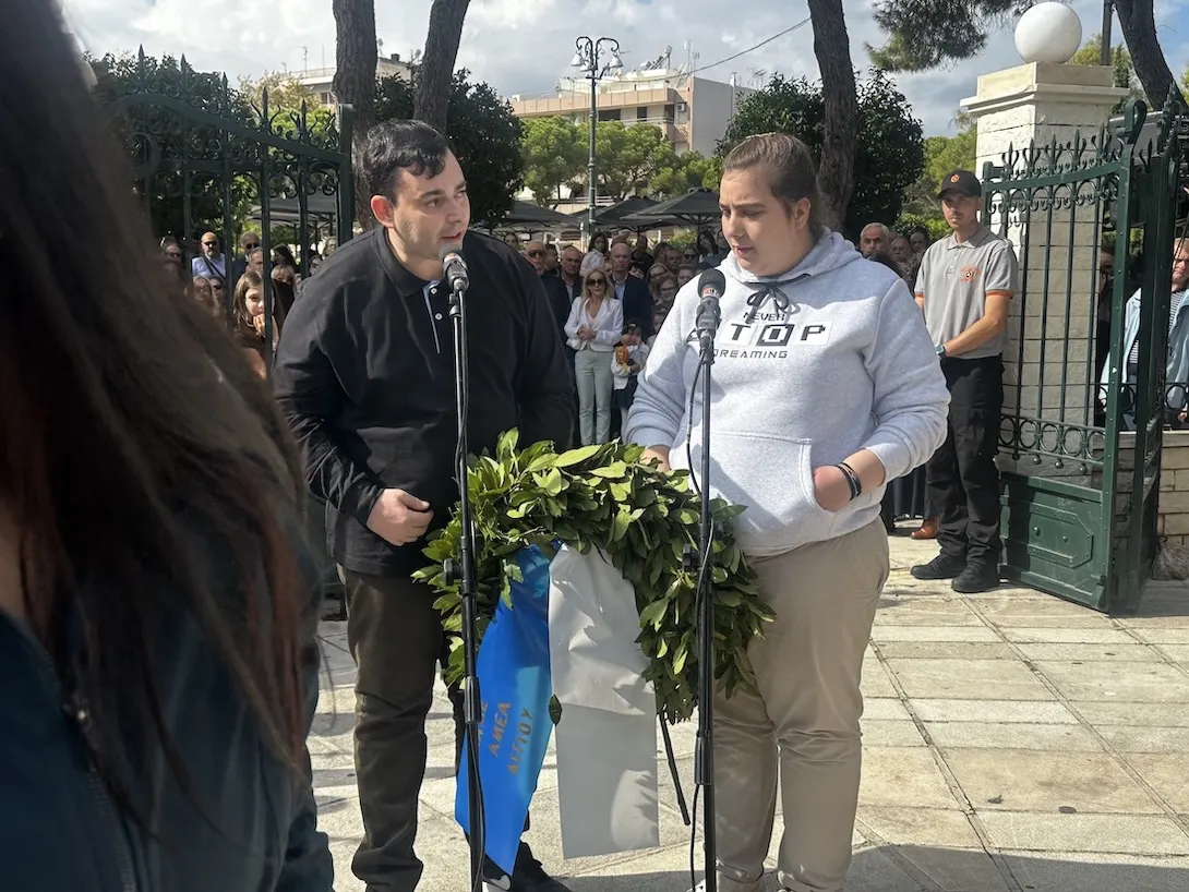 Με συγκίνηση, εθνική υπερηφάνεια και σεβασμό στους ήρωες του Έπους του ’40 η κατάθεση στεφάνων στα Υψηλά Αλώνια Αιγίου