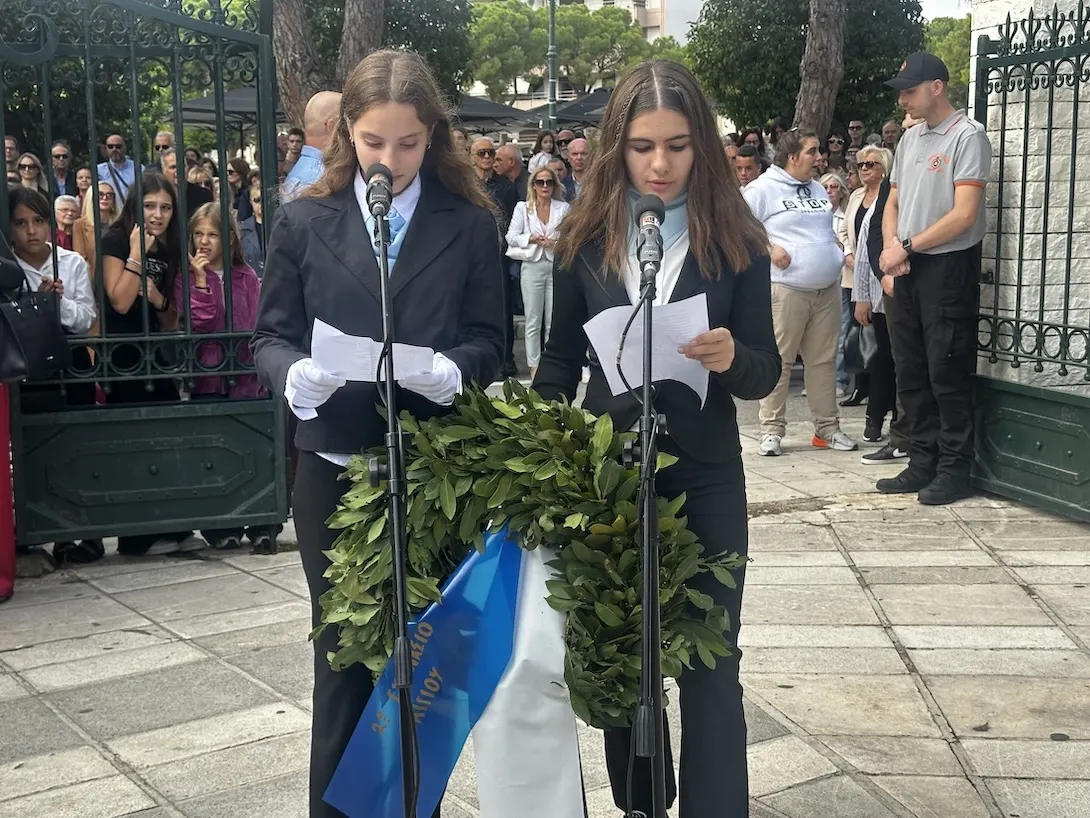 Με συγκίνηση, εθνική υπερηφάνεια και σεβασμό στους ήρωες του Έπους του ’40 η κατάθεση στεφάνων στα Υψηλά Αλώνια Αιγίου