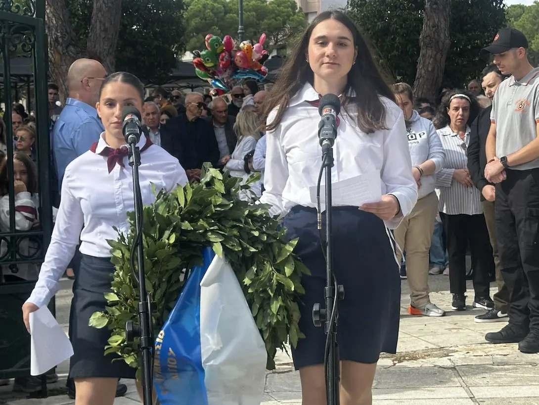 Με συγκίνηση, εθνική υπερηφάνεια και σεβασμό στους ήρωες του Έπους του ’40 η κατάθεση στεφάνων στα Υψηλά Αλώνια Αιγίου