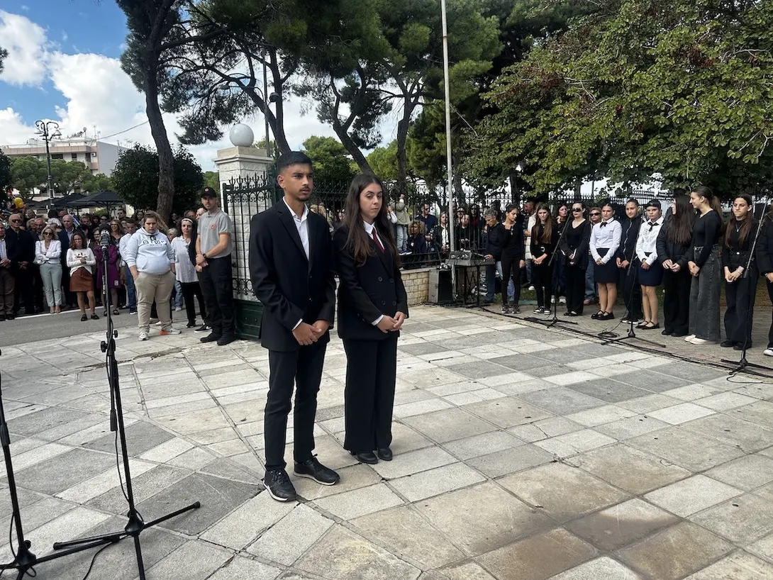 Με συγκίνηση, εθνική υπερηφάνεια και σεβασμό στους ήρωες του Έπους του ’40 η κατάθεση στεφάνων στα Υψηλά Αλώνια Αιγίου