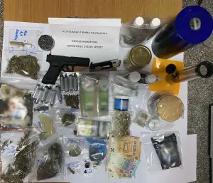 Ναύπακτος: Σύλληψη για καλλιέργεια και διακίνηση ναρκωτικών – Κατασχέθηκαν κάνναβη, δενδρύλλιο και αεροβόλο πιστόλι