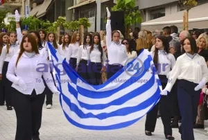 Με καμάρι και υπερηφάνεια η μαθητική παρέλαση στο Αίγιο για την 28η Οκτωβρίου